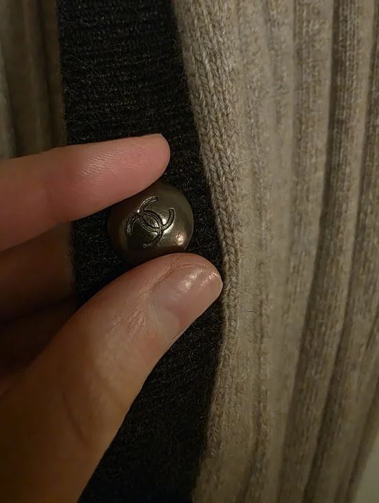 CHANEL Taupe and Black Ribbed Cashmere Cardigan - Picture 4 of 6